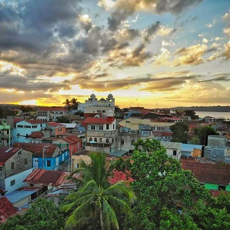 Amina Inn فلوريس المظهر الخارجي الصورة