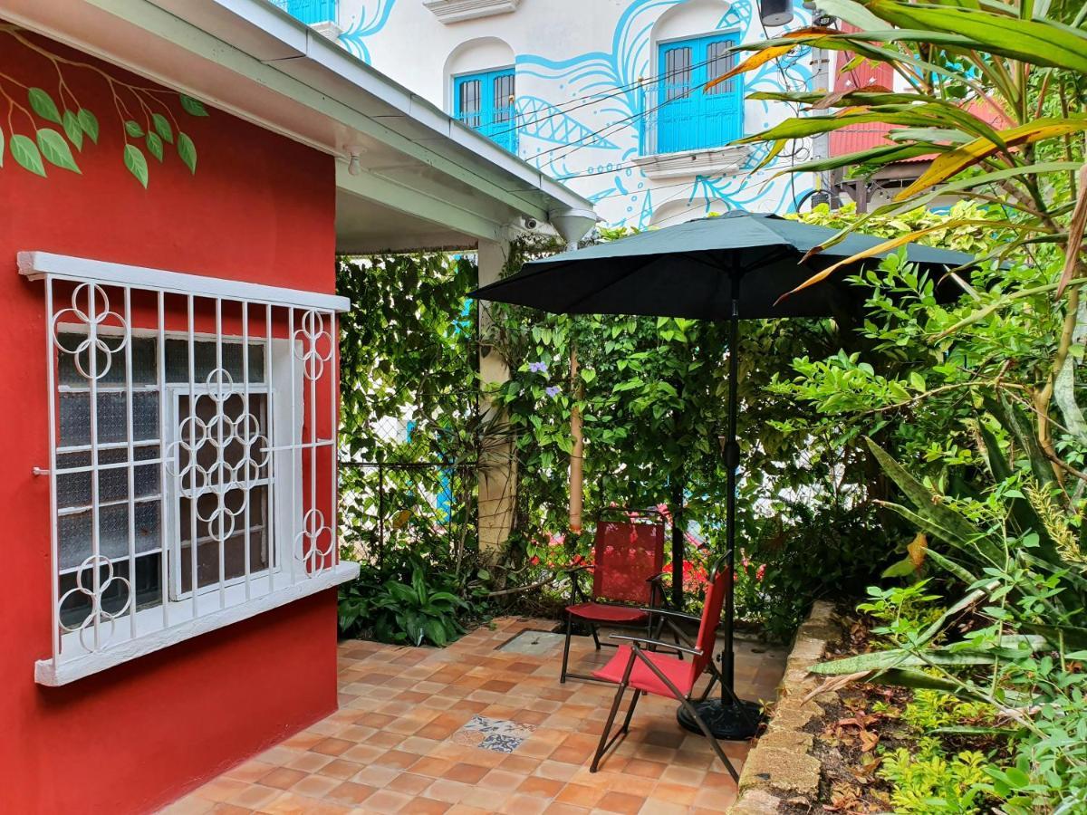 Amina Inn فلوريس المظهر الخارجي الصورة